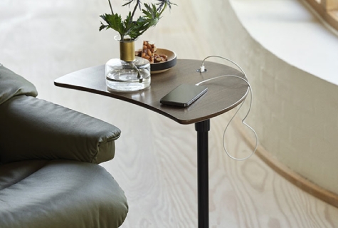 Usb-table by simplysofas.in